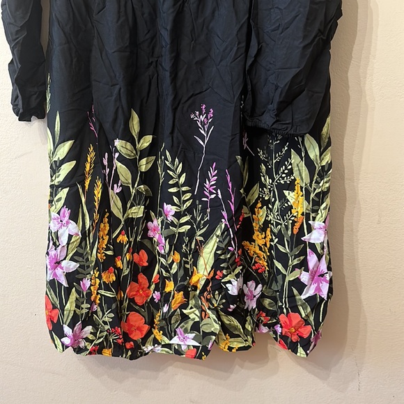 Old Navy Floral Maternity Dress - Picture 2 of 6